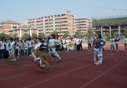 現(xiàn)外象湖校區(qū)第六屆秋季運(yùn)動(dòng)會(huì)勝利閉幕